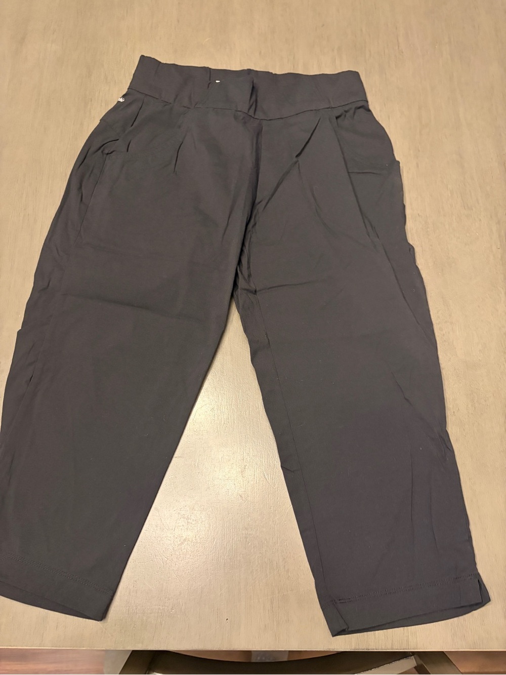Women’s Black Columbia Stretch capri - comfortable lightweight size small